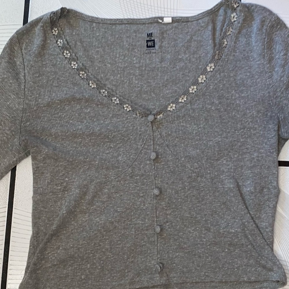 Gray Long Sleeve Crop-Top